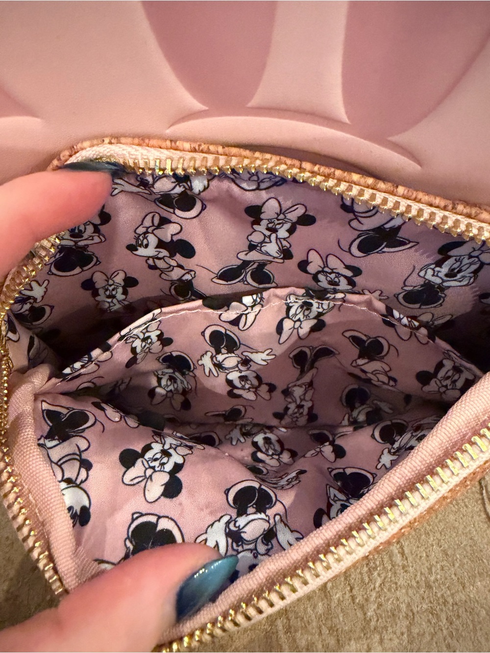 Adorable Minnie Pin Mini Backpack 💖 - Picture 3 of 8